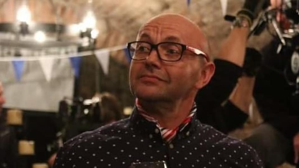 Enologo Luis König (Robert Nebřenský) si na dobrá vína potrpí!